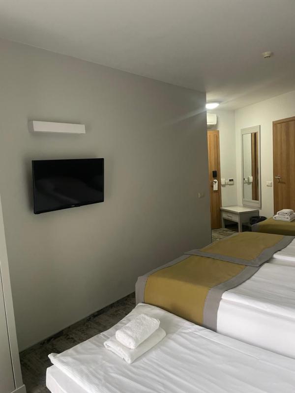 Triple Room image 2