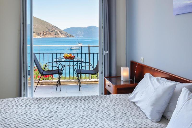 Deluxe Studio with Sea View image 4