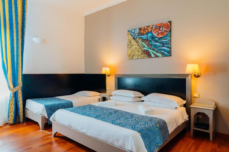 Deluxe Triple Room image 4