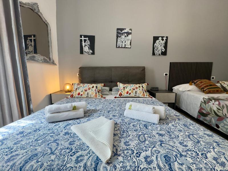 Quadruple Room with Private Bathroom image 2