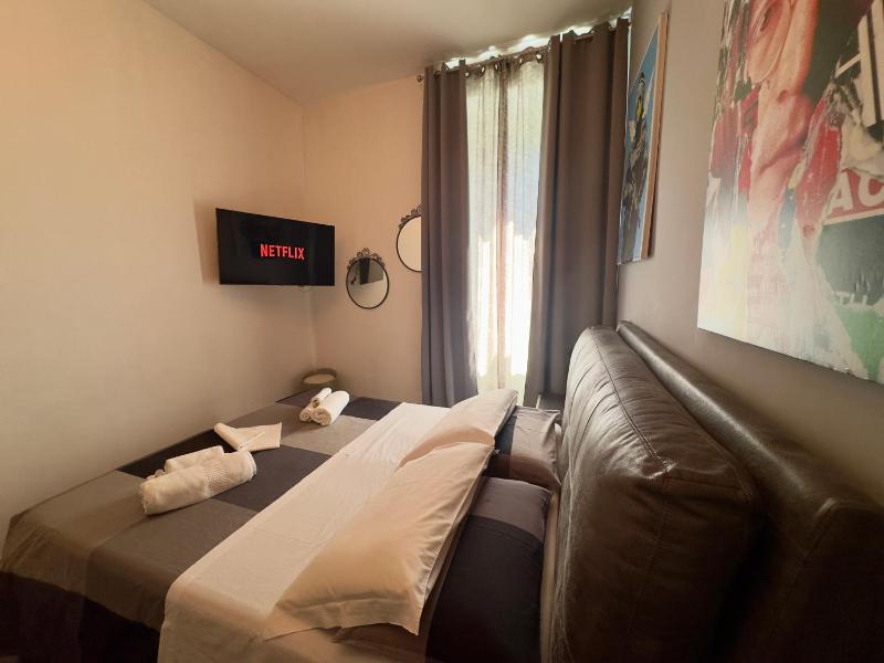 Triple Room with Private Internal Bathroom image 2