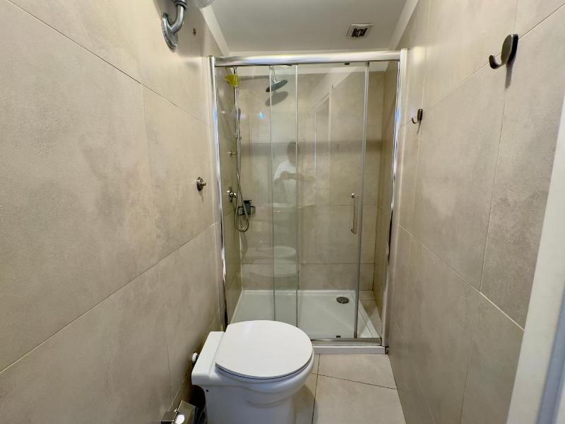Double Room with Private Internal Bathroom image 3