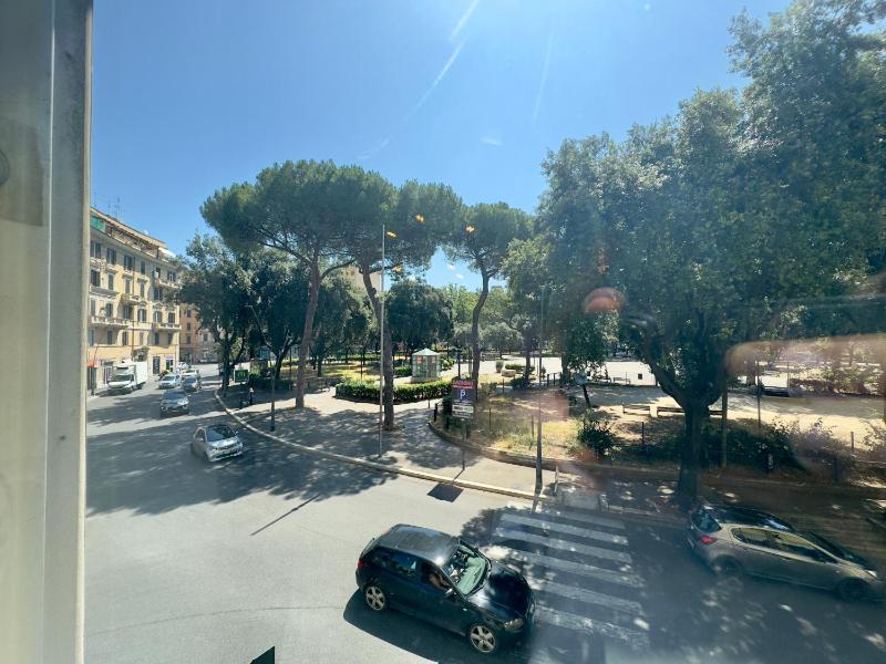 Double Room with Private Internal Bathroom image 1