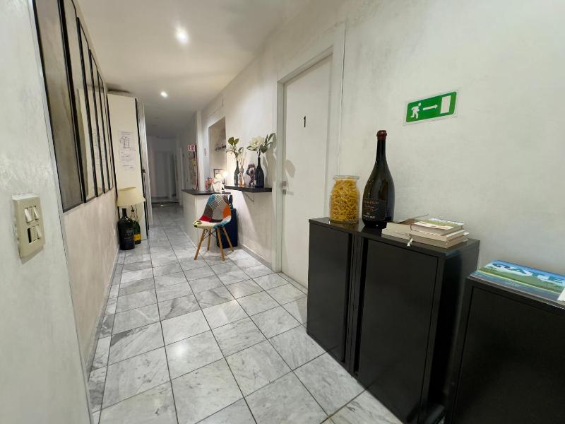 Single Room with Private Internal Bathroom image 1