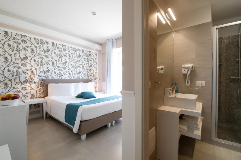 Double or Twin Room with Private Bathroom image 1