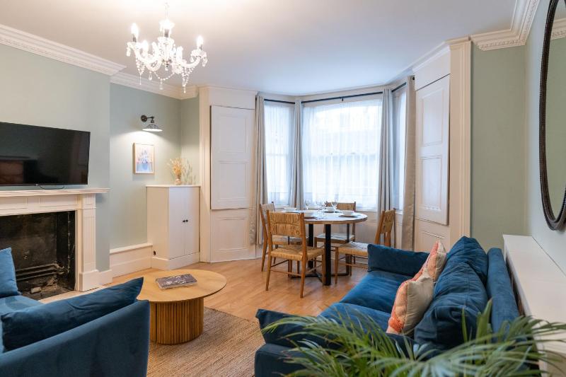 Two-Bedroom Apartment with Garden image 3