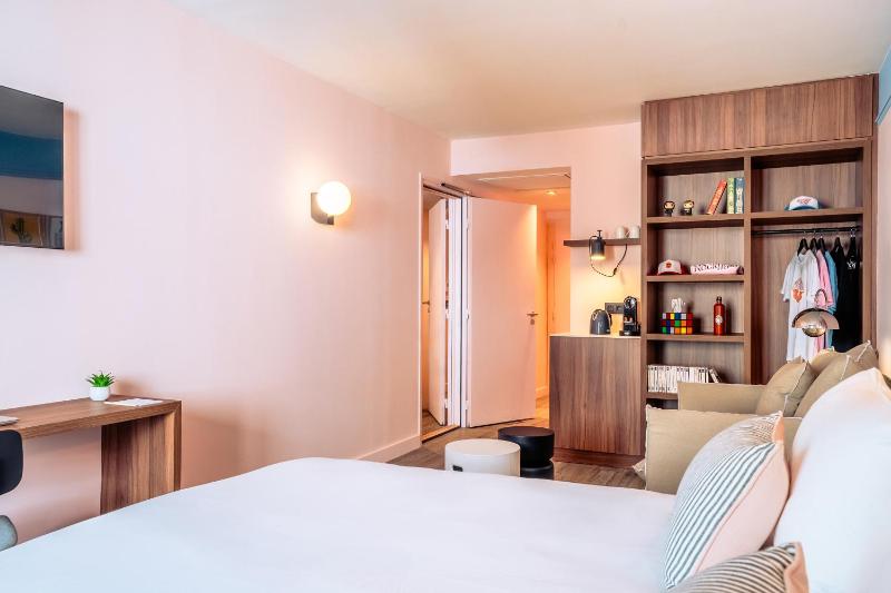 Connecting Rooms (4 Adults + 1 Child) image 1