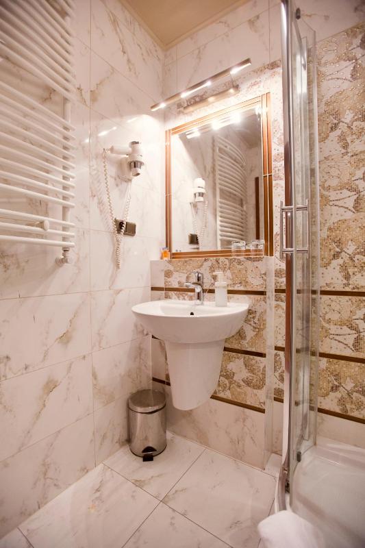 Small Single Room image 4
