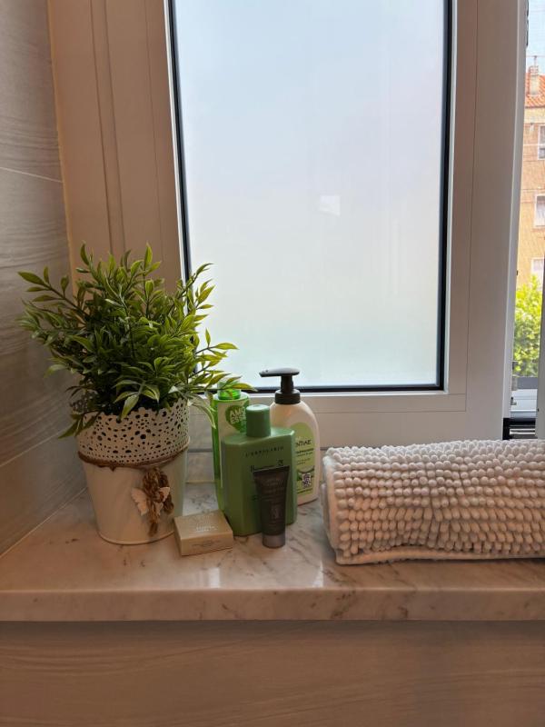 Double Room with Balcony image 2