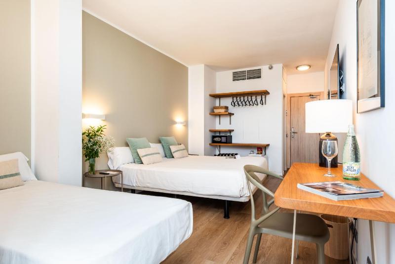 Triple Room image 3