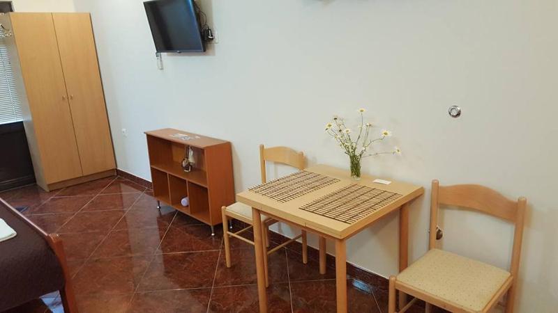 Studio Apartment with Sea View image 3