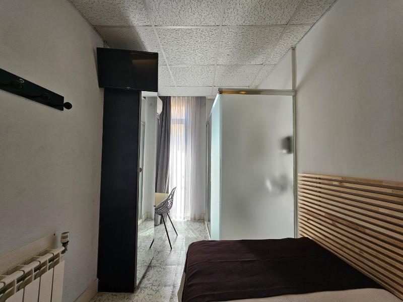 Single Room with Balcony image 3