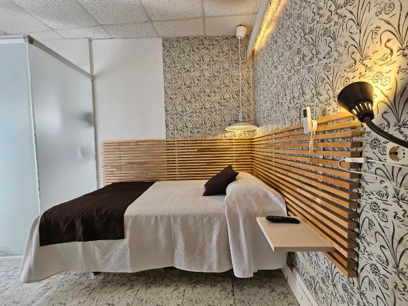 Single Room with Balcony image 1