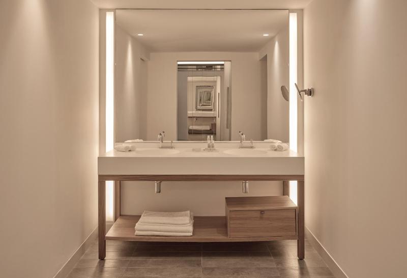 Luux Room with Sea View image 2