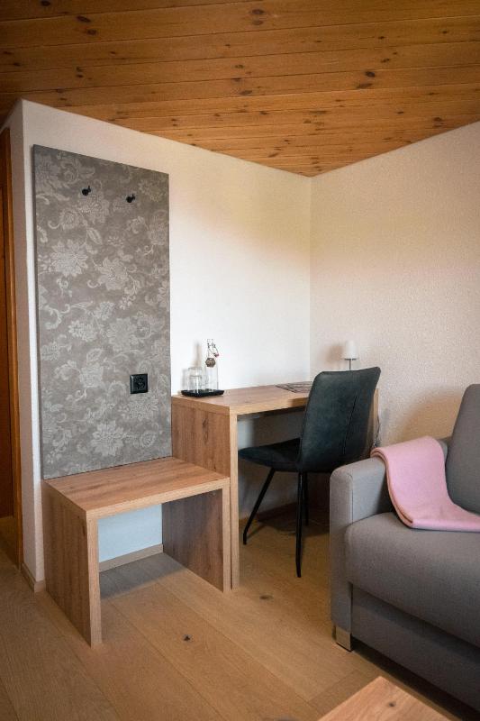 Double Room with Balcony image 4