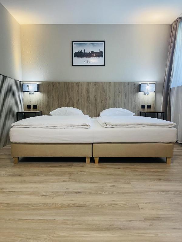 Standard Family Room image 2