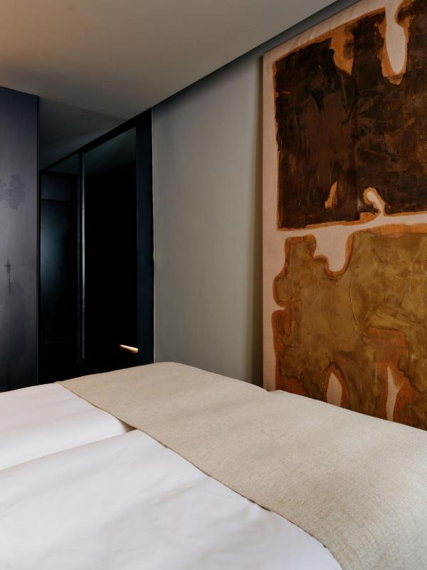 Superior Twin Room image 4