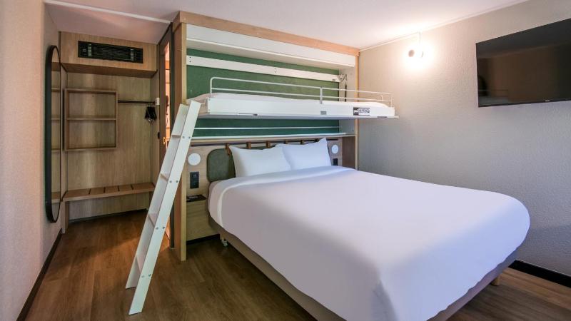 Standard Room - 1 Queen Bed 1 Bunk Bed image 1