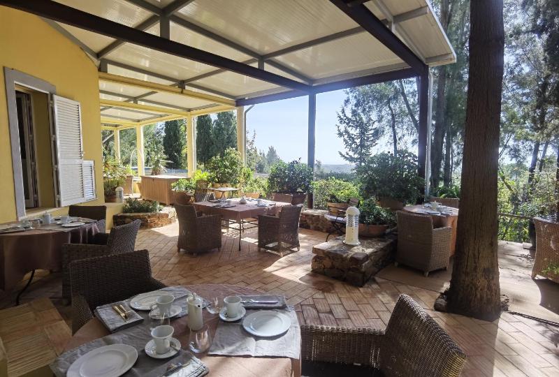 Apart-Hotel Quinta das Eirinhas-Jardim de Bonsai - image 8