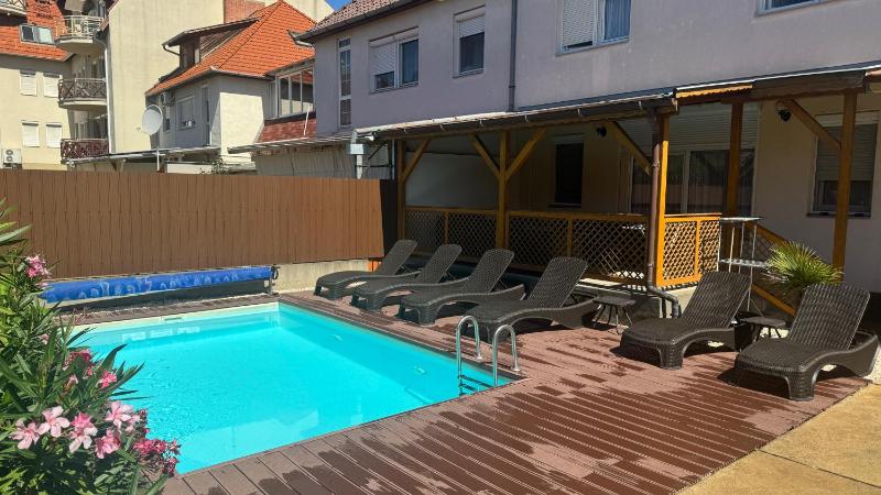 Veronika Lux Apartman - image 17
