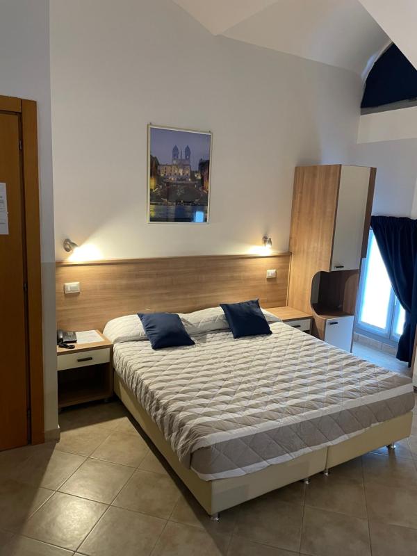 Quadruple Room image 4