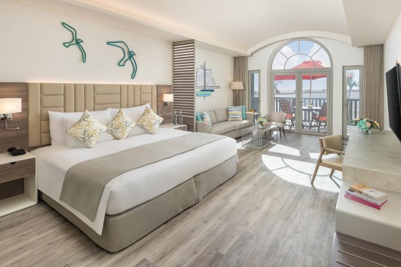 Sea View Junior Suite image 3