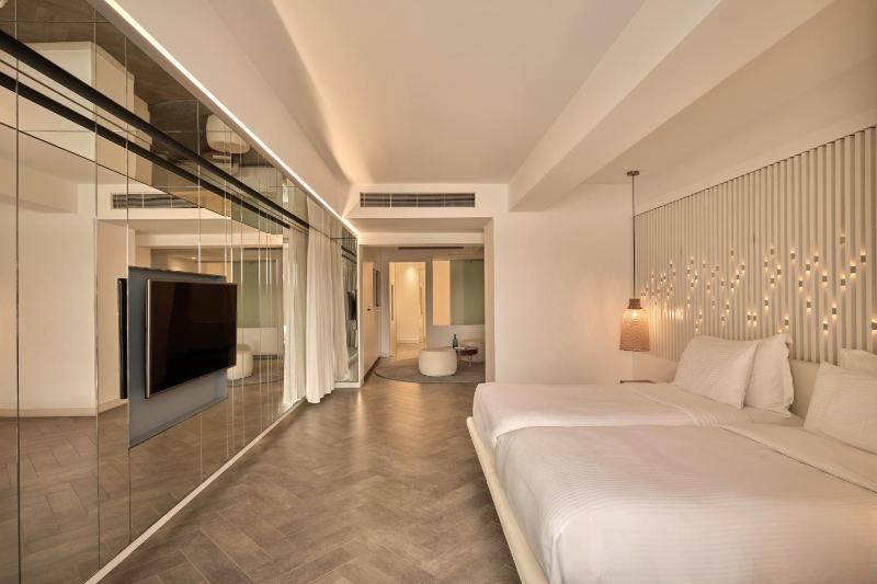 Luux Room with Sea View image 3