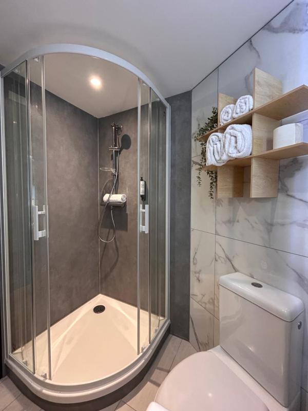 Comfort Queen Room image 1