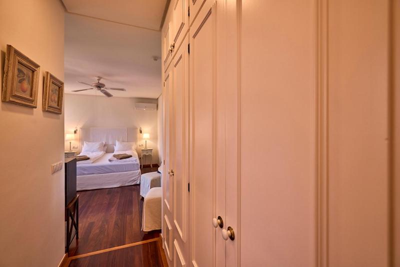 Large Double Room image 3