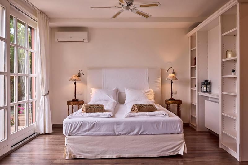 King Room with Garden View image 1