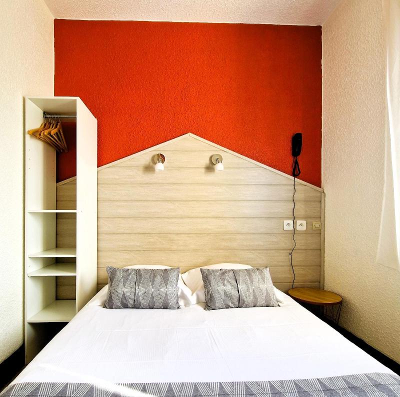 Standard Double Room image 4
