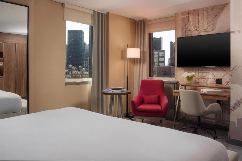 Premium Double or Twin Room with City View image 3