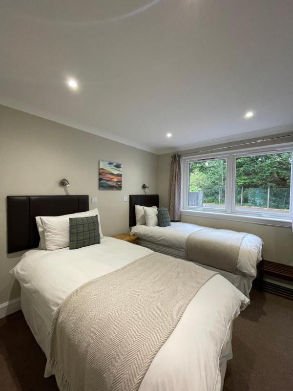  Twin Room - Ground Floor image 3
