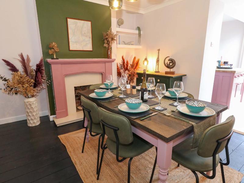 Otter Cottage - image 20