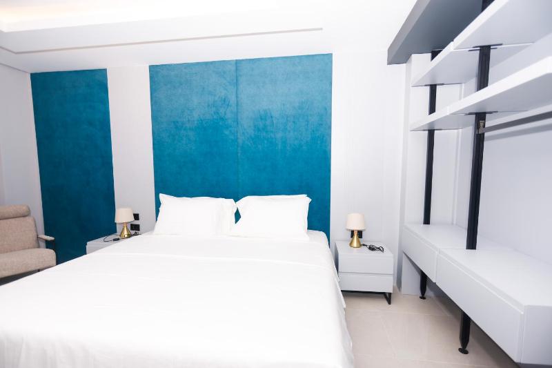 Hotel 6 Marsi - image 10