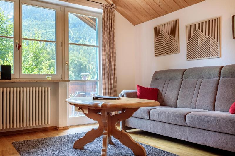 Apartment with Mountain View image 1