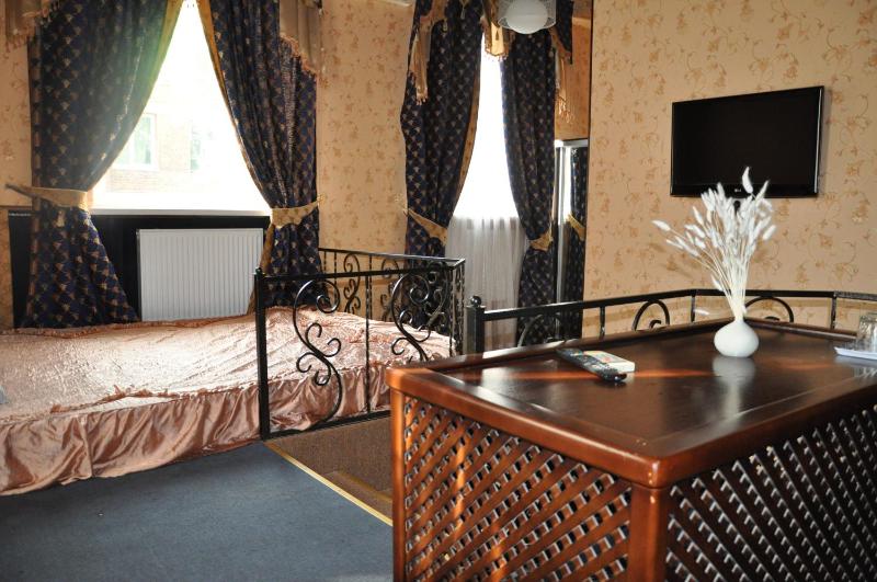 Deluxe King Room image 4