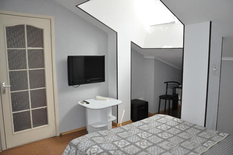 Standard  Double Room image 4