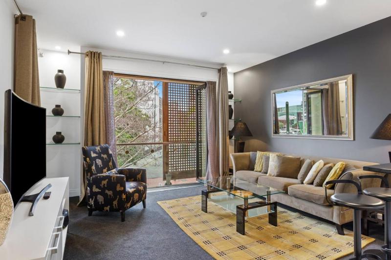 QV Stays Stylish Waterfront Retreat - image 13