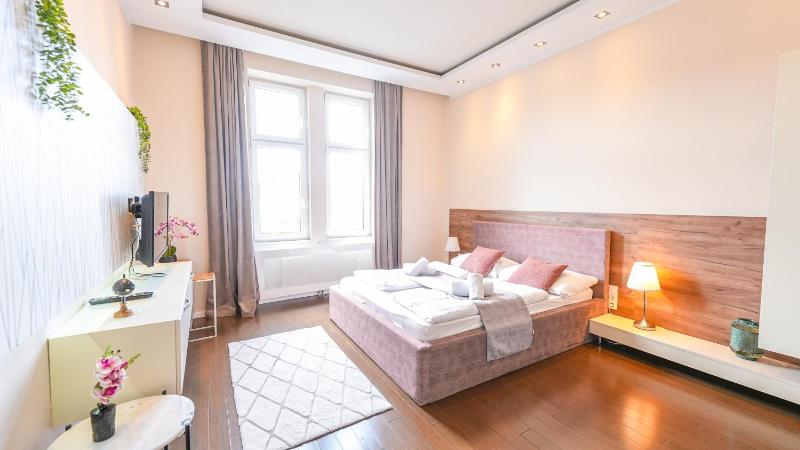 Superior Apartment image 1