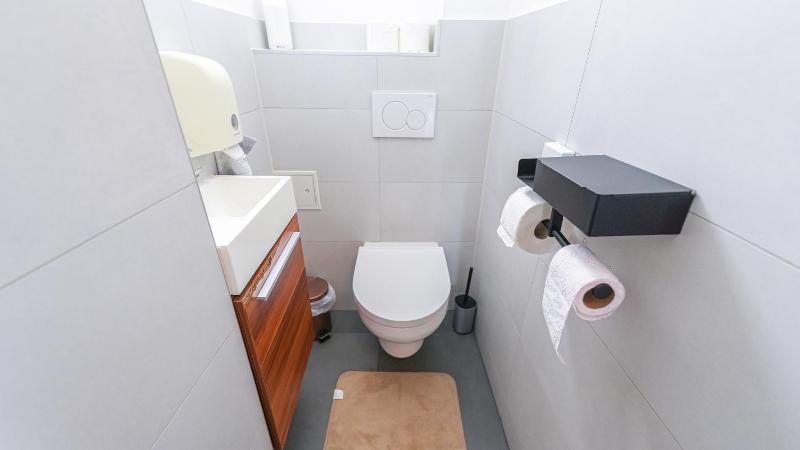 Deluxe Double or Twin Room image 4