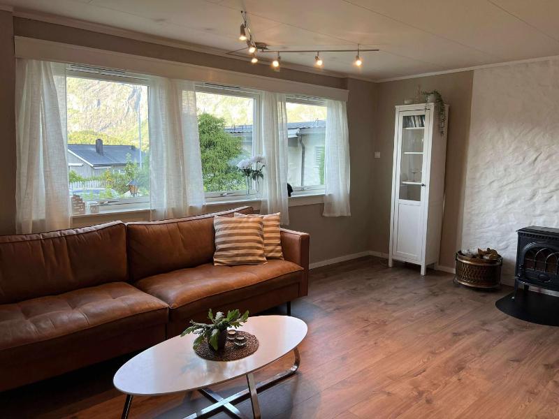 Apartment with Mountain View image 1