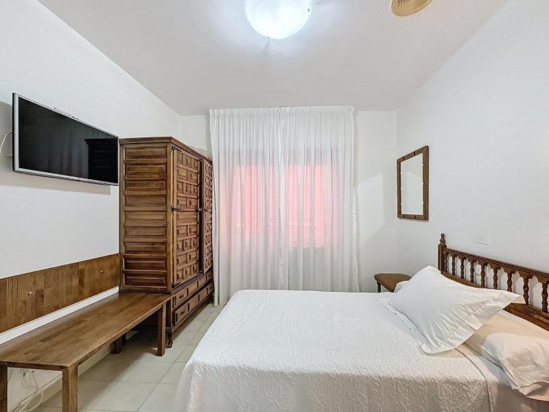 Single Room image 2