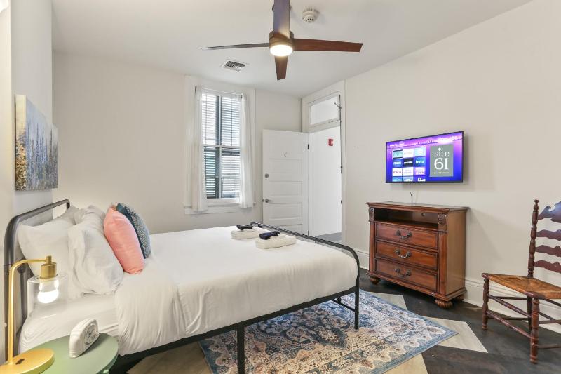 Site 61 Guesthouse - image 11