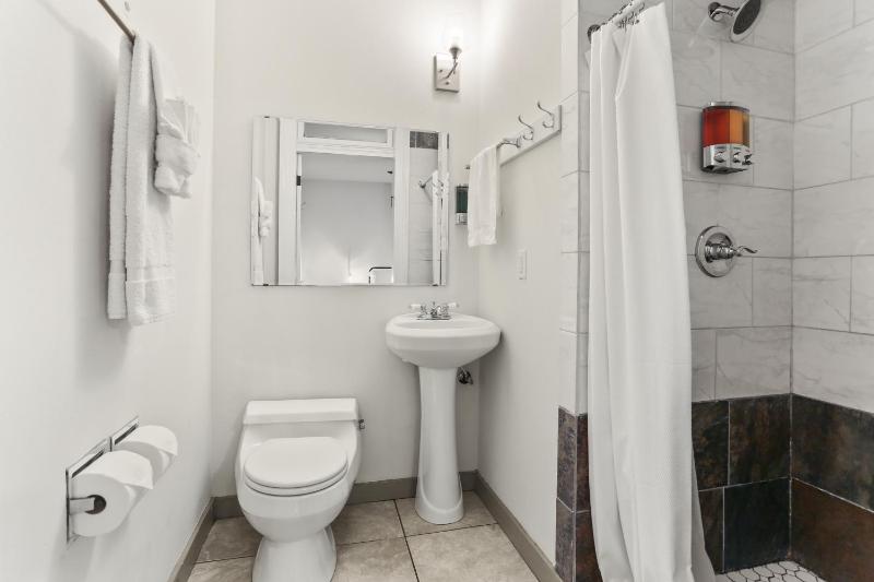 Site 61 Guesthouse - image 12