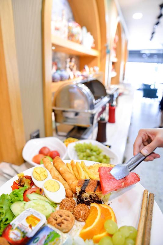 Standard Double Room image 3