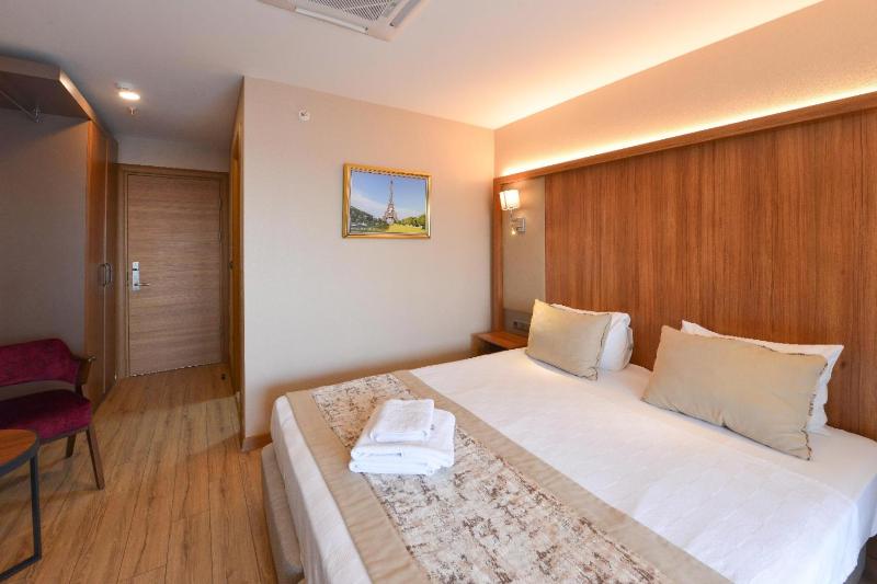 Standard Double Room image 1