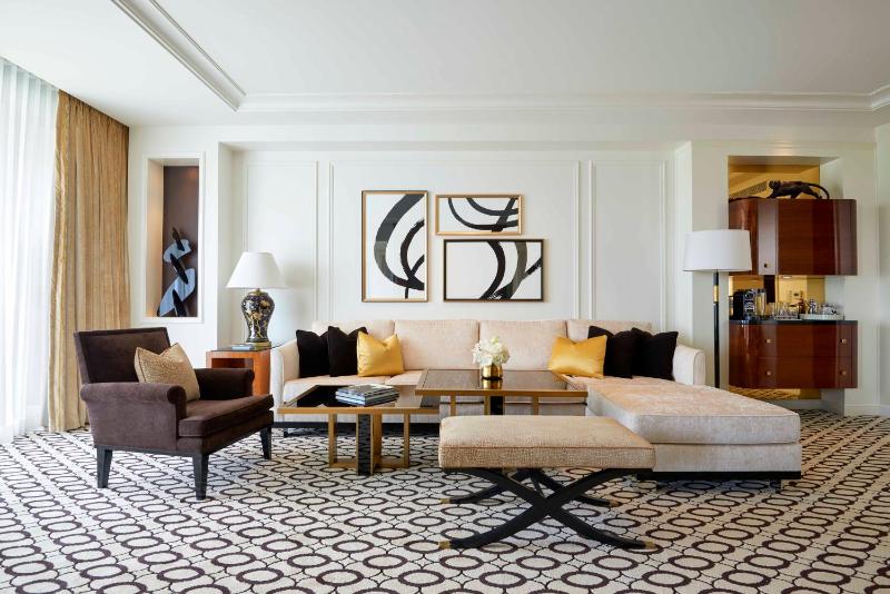 Hollywood Suite with Terrace and View image 1