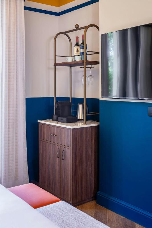 Classic Villa King Room with Garden View image 2