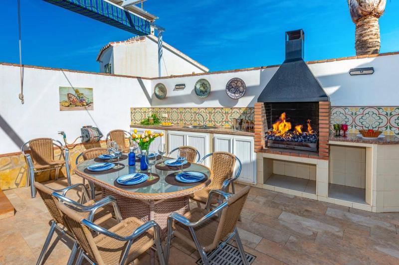 Villa El Olivar by Villa Plus - image 2